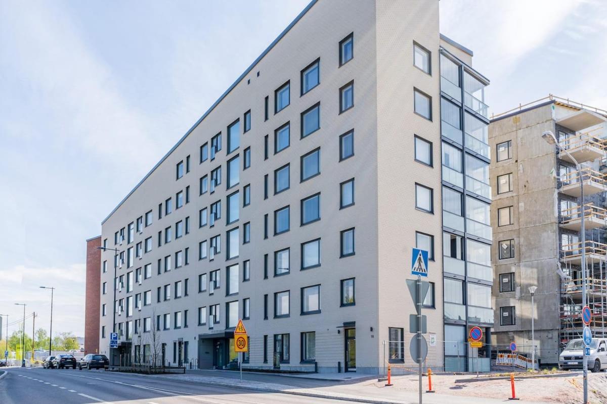 Cozy Apartment Right Next To Metro Station Espoo Extérieur photo